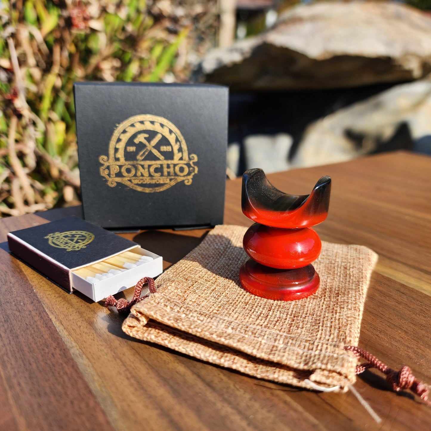 Red and Black Cigar Rest